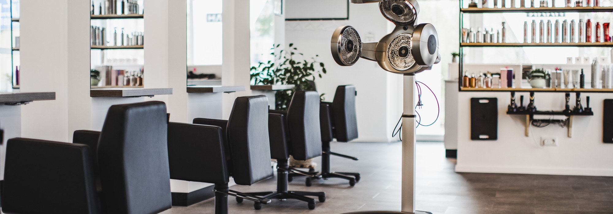 Bild von einem Umgesetzten Frisörsalon von Vrana Shopdesign